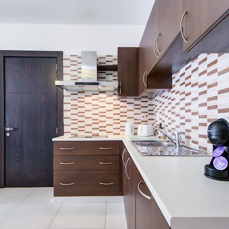Stylish 2Br Apt With Balconies In St Julians, Paceville - Apt 6 By Vaganza Сент Джулианс Экстерьер фото