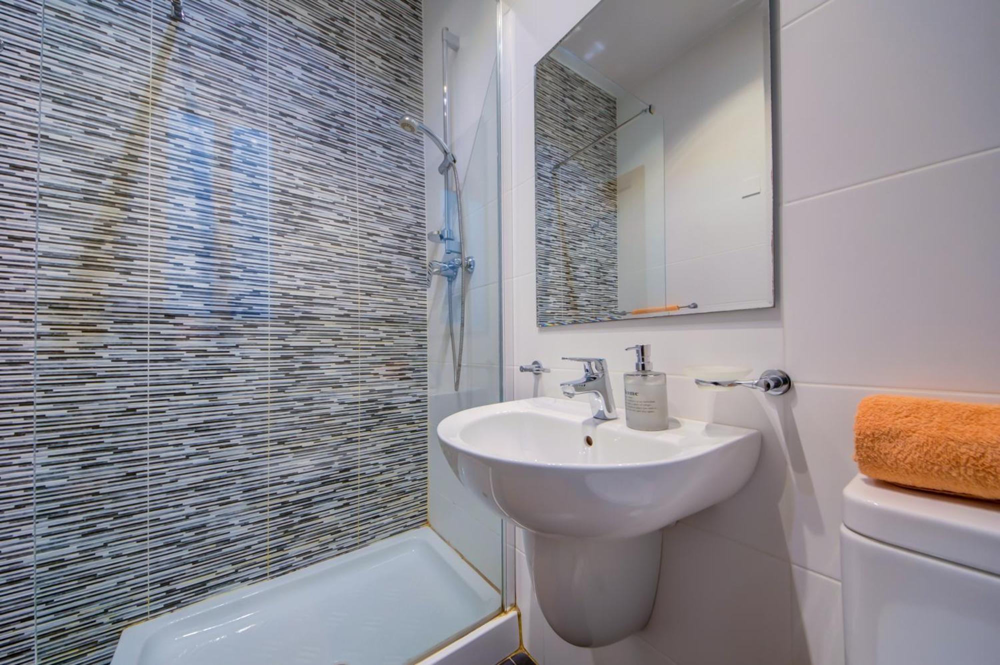 Stylish 2Br Apt With Balconies In St Julians, Paceville - Apt 6 By Vaganza Сент Джулианс Экстерьер фото