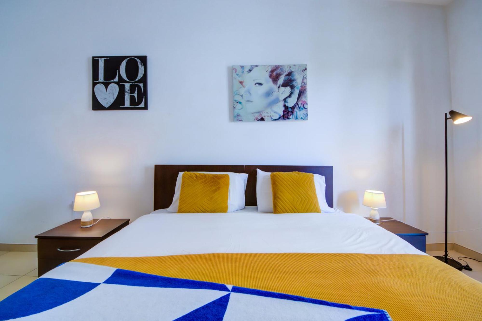 Stylish 2Br Apt With Balconies In St Julians, Paceville - Apt 6 By Vaganza Сент Джулианс Экстерьер фото