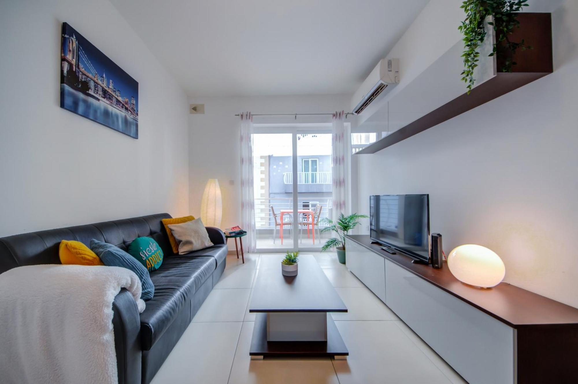 Stylish 2Br Apt With Balconies In St Julians, Paceville - Apt 6 By Vaganza Сент Джулианс Экстерьер фото